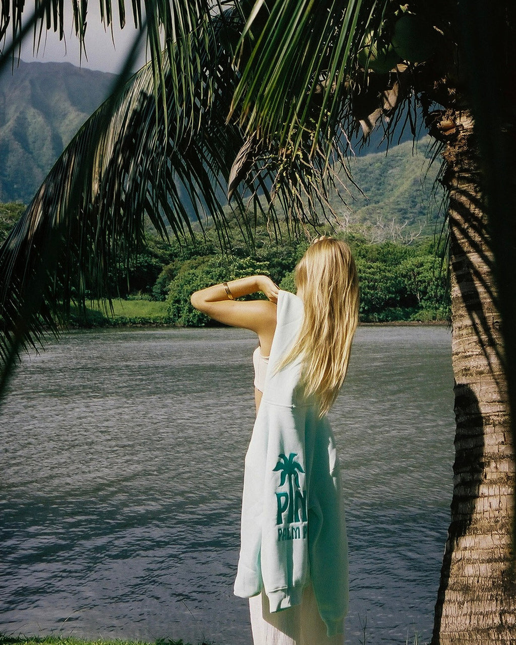 Classic Puff Hoodie in Mint Breeze